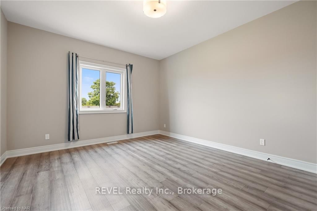 Photo 30 of 43 Berkshire Drive, St. Catharines, Carlton/Bunting — HOMEH
