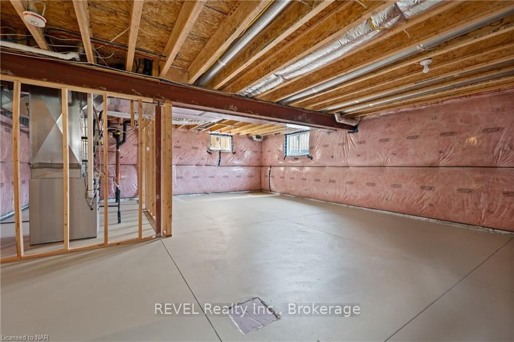 Photo 37 of 43 Berkshire Drive, St. Catharines, Carlton/Bunting — HOMEH