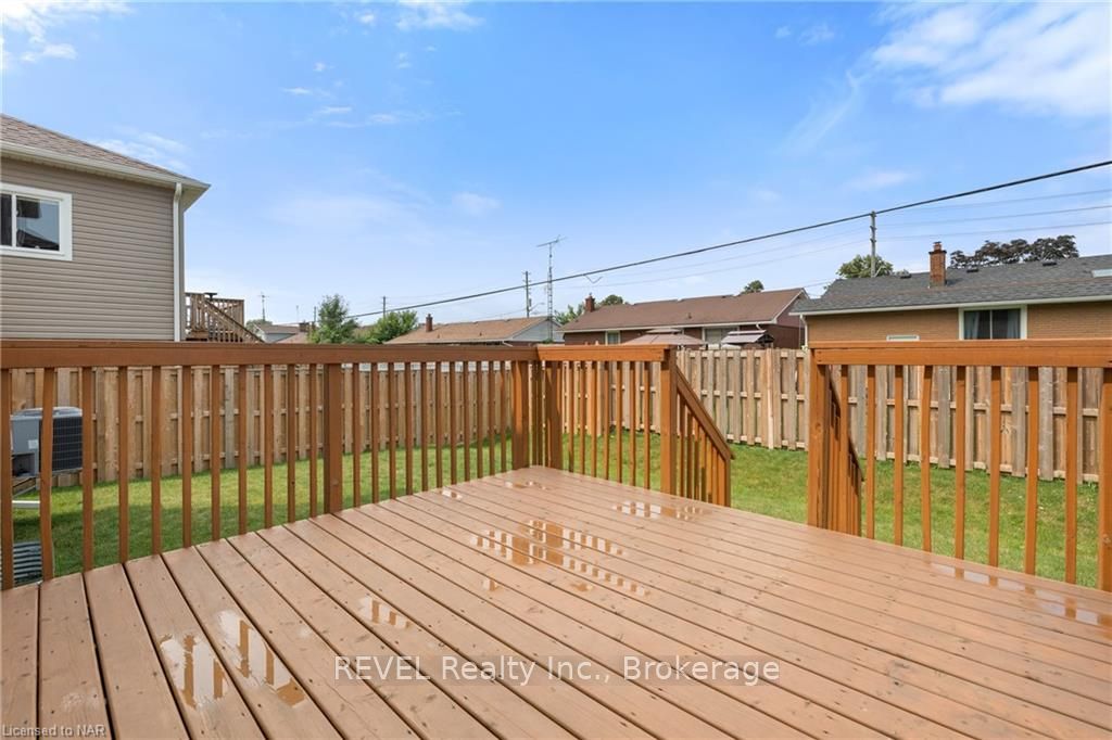 Photo 39 of 43 Berkshire Drive, St. Catharines, Carlton/Bunting — HOMEH