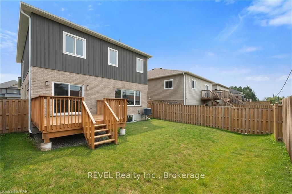 Photo 41 of 43 Berkshire Drive, St. Catharines, Carlton/Bunting — HOMEH
