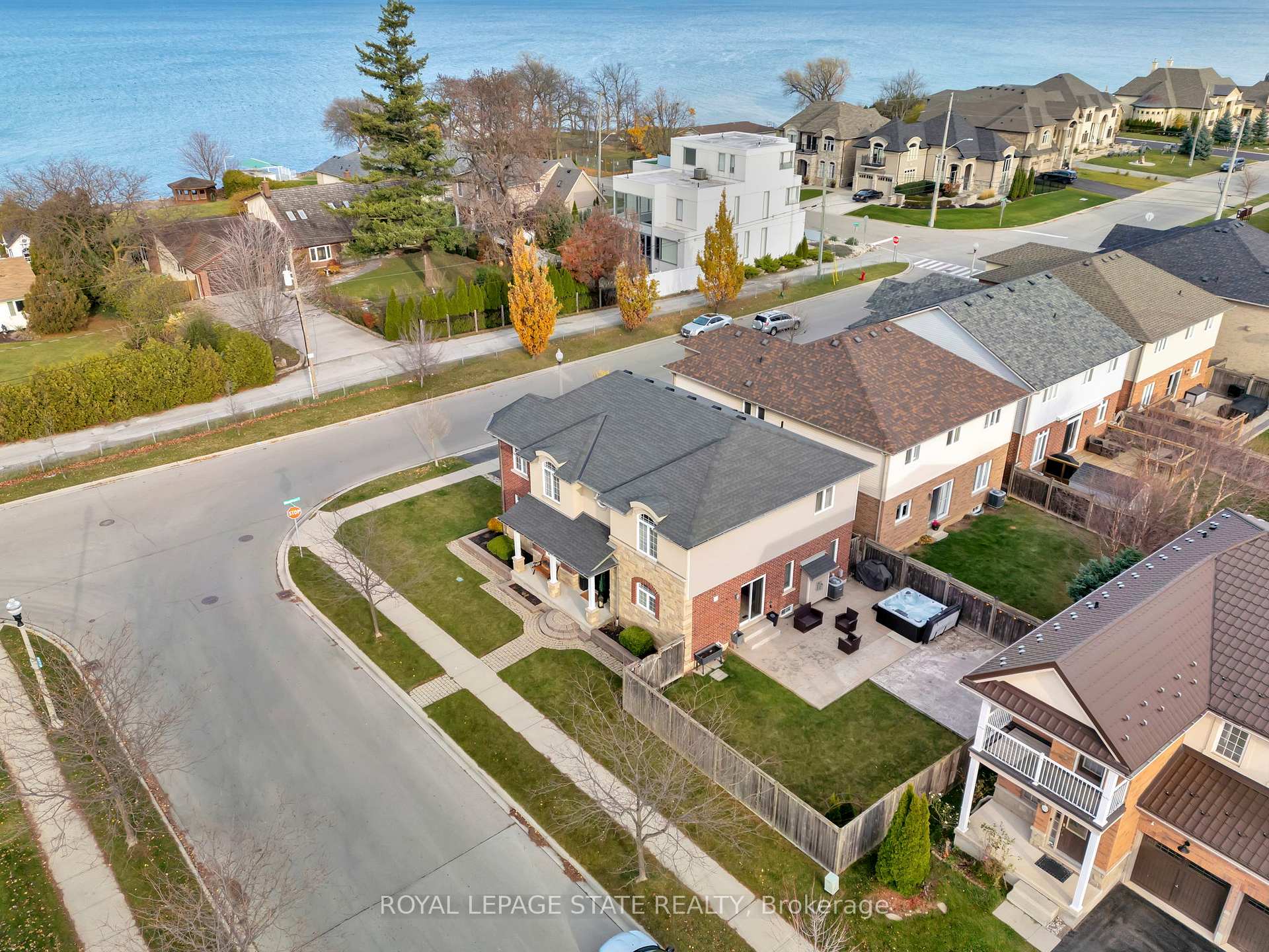 Photo 1 of 19 Watershore Drive, Hamilton, Winona — HOMEH