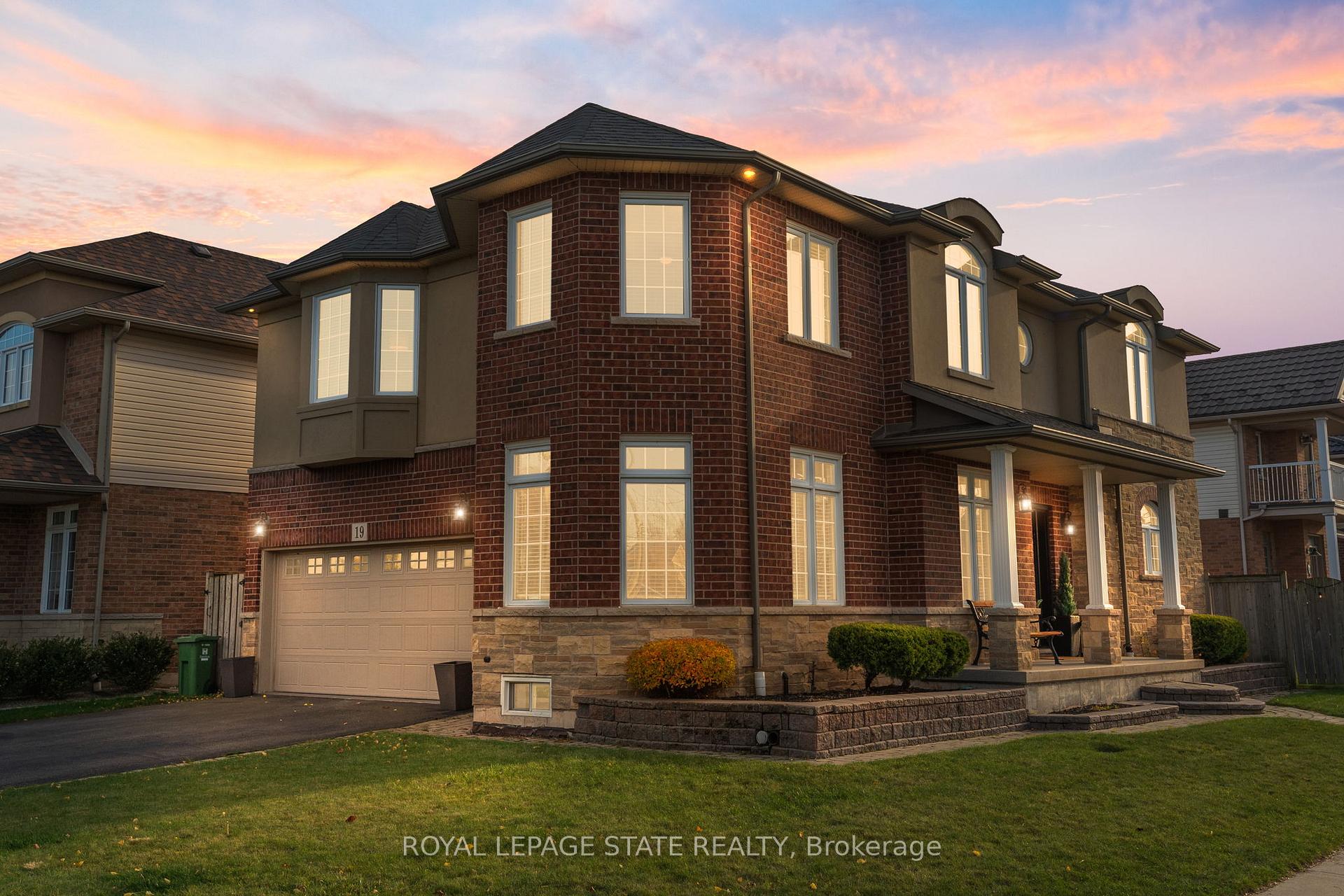 Photo 4 of 19 Watershore Drive, Hamilton, Winona — HOMEH