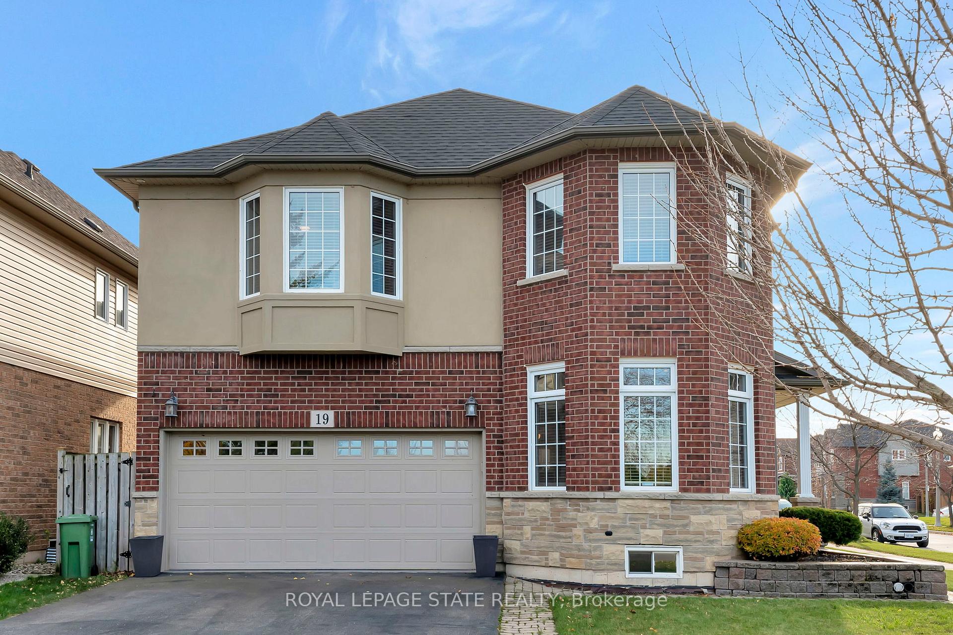 Photo 5 of 19 Watershore Drive, Hamilton, Winona — HOMEH