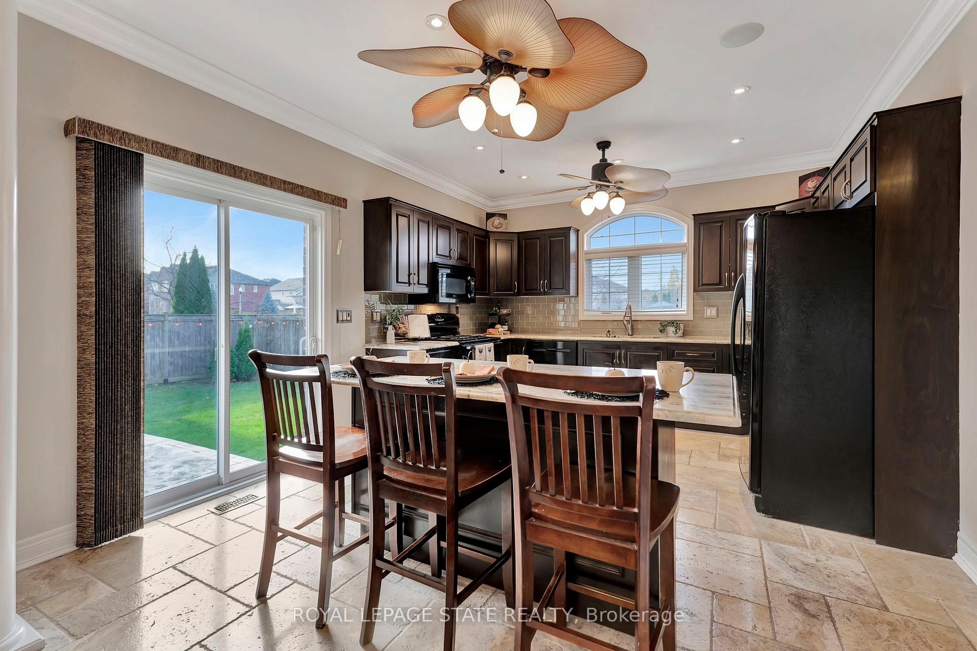Photo 10 of 19 Watershore Drive, Hamilton, Winona — HOMEH