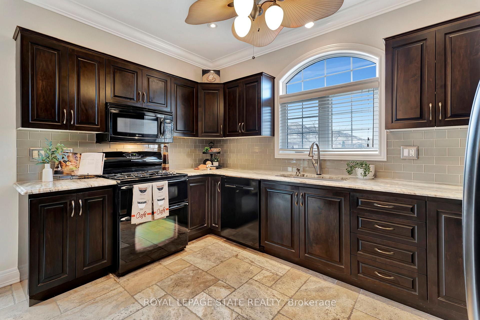 Photo 12 of 19 Watershore Drive, Hamilton, Winona — HOMEH