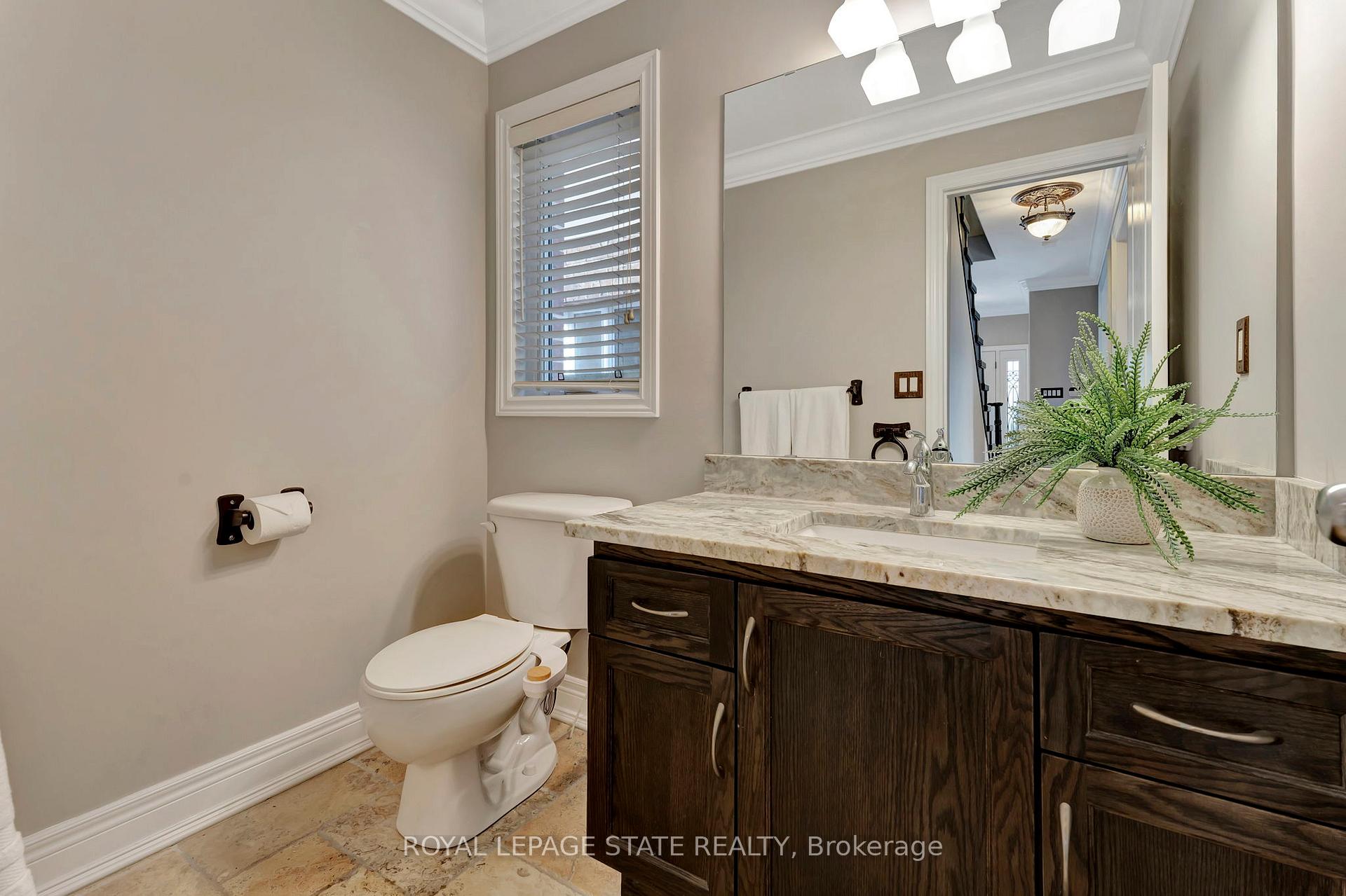 Photo 17 of 19 Watershore Drive, Hamilton, Winona — HOMEH