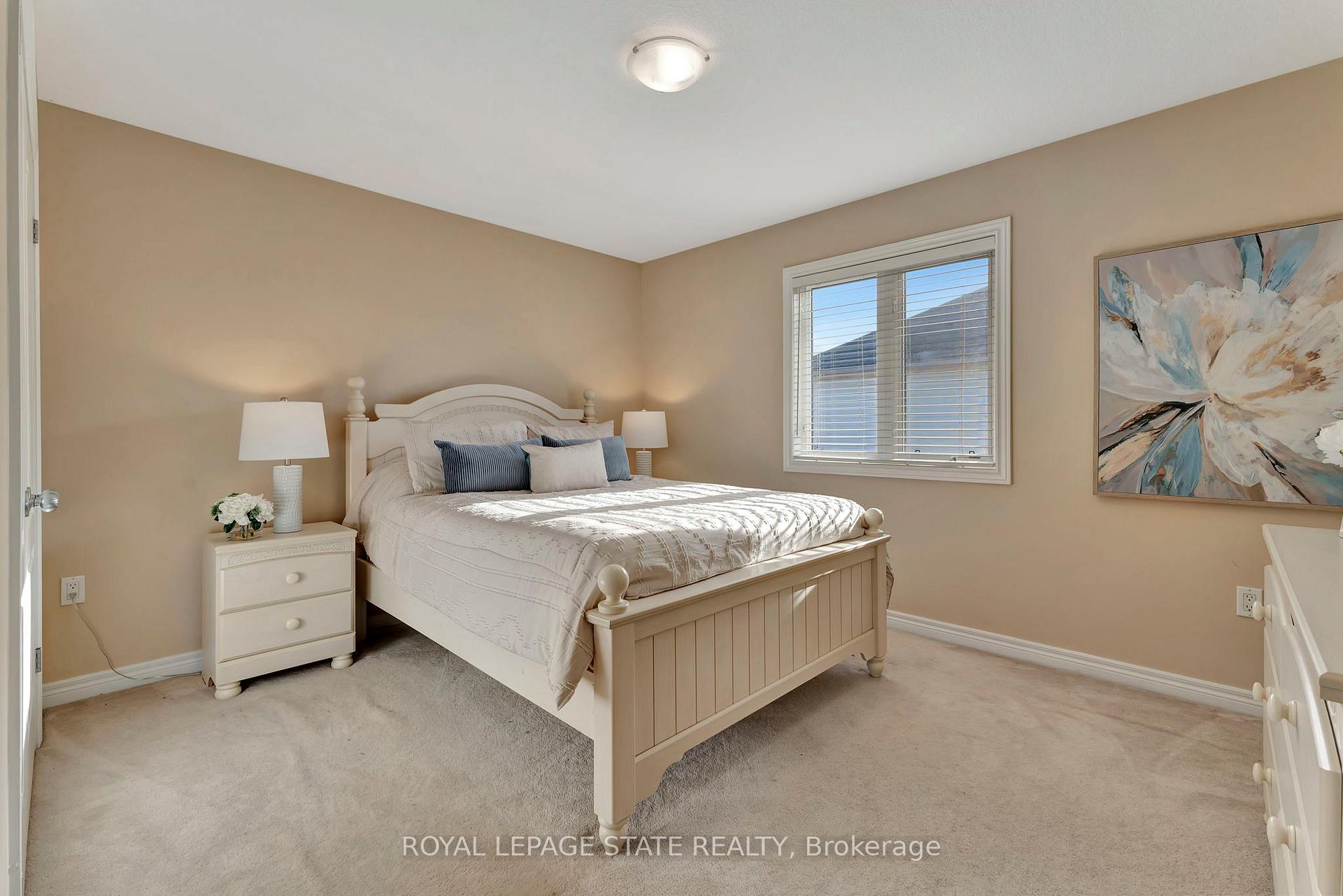 Photo 21 of 19 Watershore Drive, Hamilton, Winona — HOMEH