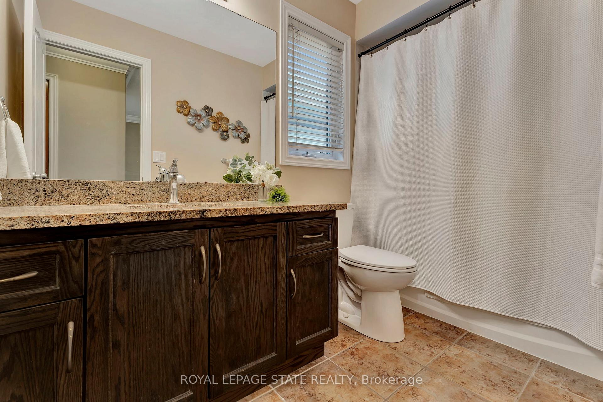 Photo 22 of 19 Watershore Drive, Hamilton, Winona — HOMEH