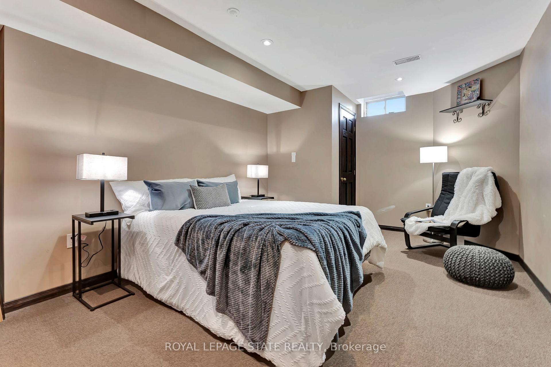 Photo 28 of 19 Watershore Drive, Hamilton, Winona — HOMEH
