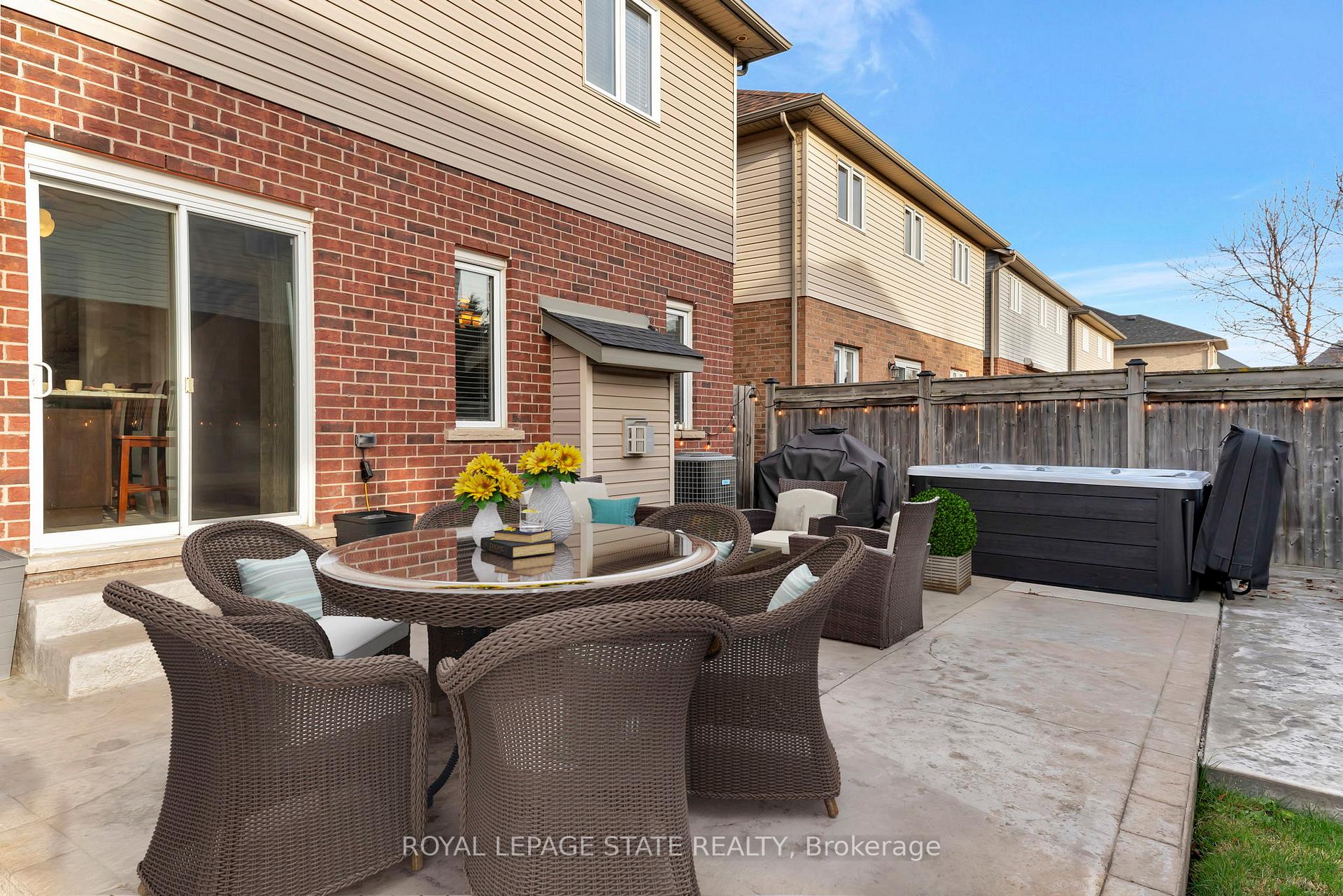 Photo 32 of 19 Watershore Drive, Hamilton, Winona — HOMEH