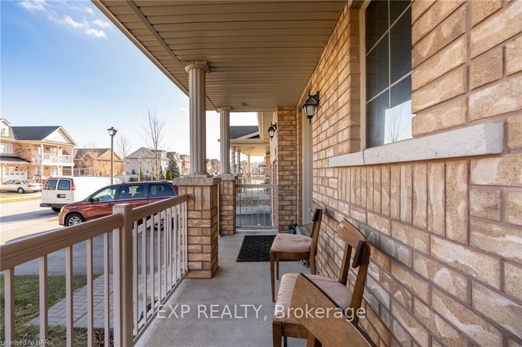 Photo 5 of 198 Wright Crescent, St. Catharines, Burleigh Hill — HOMEH