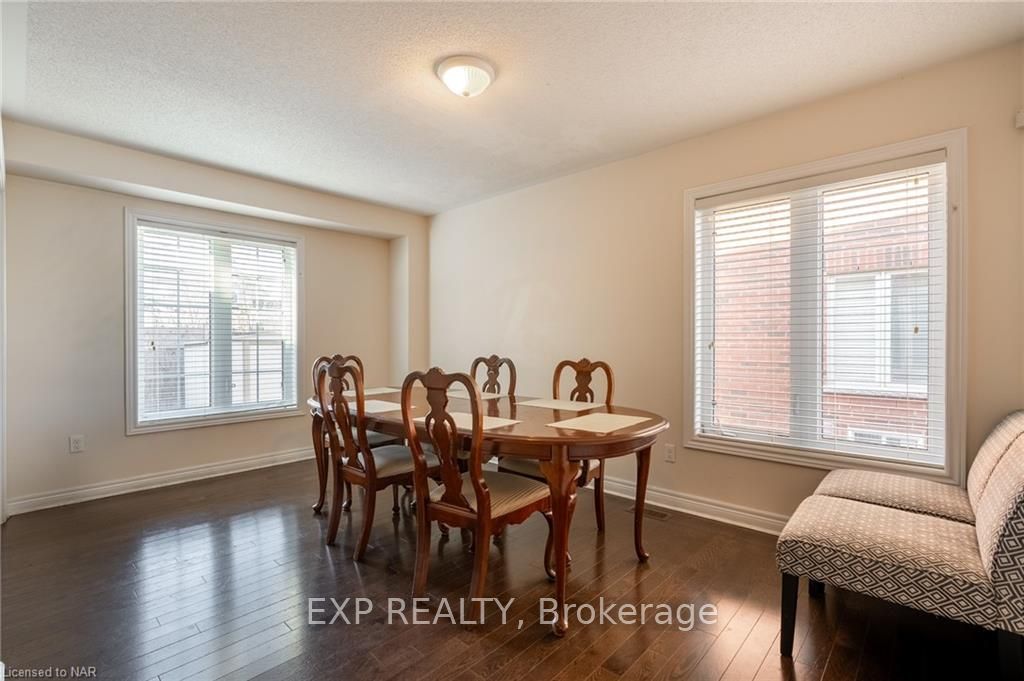 Photo 13 of 198 Wright Crescent, St. Catharines, Burleigh Hill — HOMEH