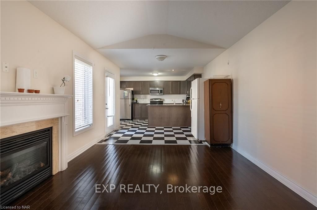 Photo 17 of 198 Wright Crescent, St. Catharines, Burleigh Hill — HOMEH