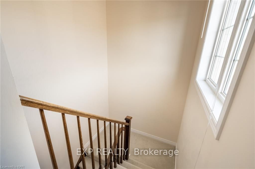 Photo 26 of 198 Wright Crescent, St. Catharines, Burleigh Hill — HOMEH