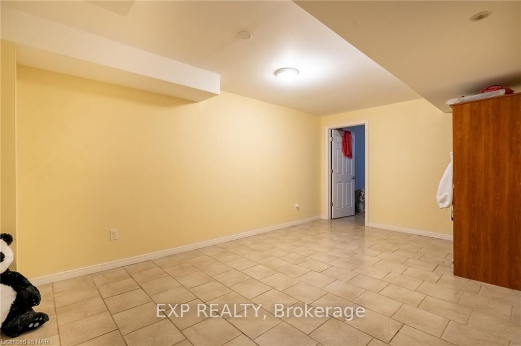 Photo 28 of 198 Wright Crescent, St. Catharines, Burleigh Hill — HOMEH