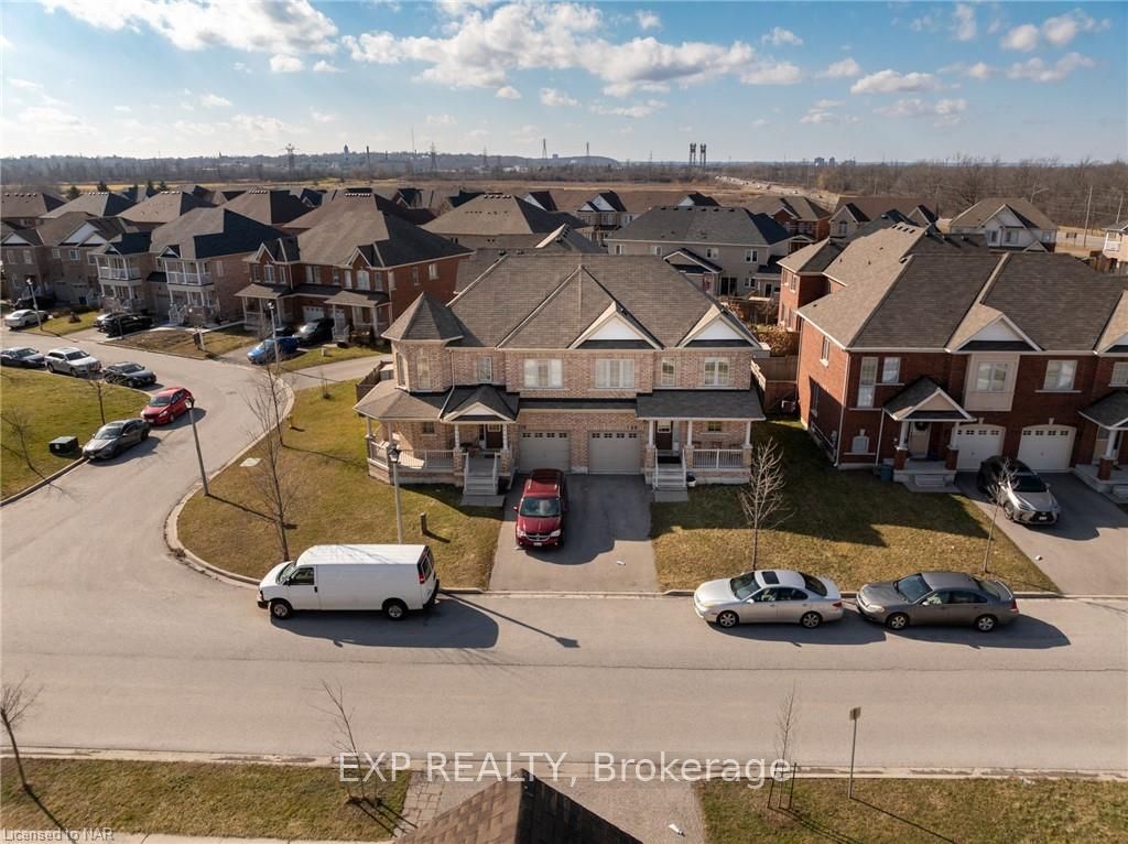 Photo 40 of 198 Wright Crescent, St. Catharines, Burleigh Hill — HOMEH
