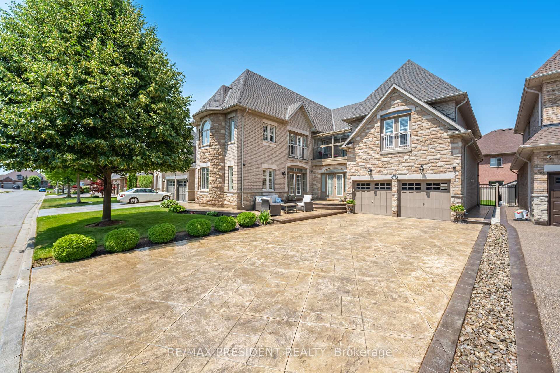 Front of 12 Valleyridge Crescent