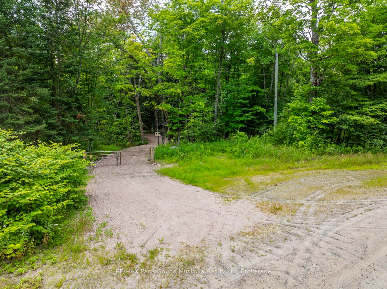 Photo 3 of 131 Moonwing Road, Magnetawan, Ahmic Harbour — HOMEH