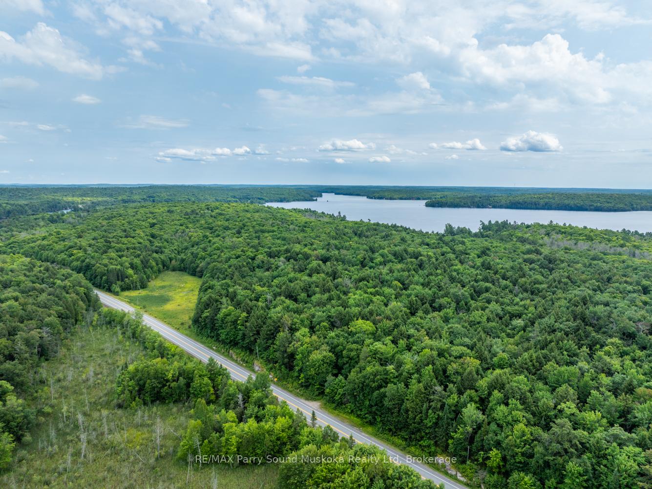 Photo 6 of 131 Moonwing Road, Magnetawan, Ahmic Harbour — HOMEH
