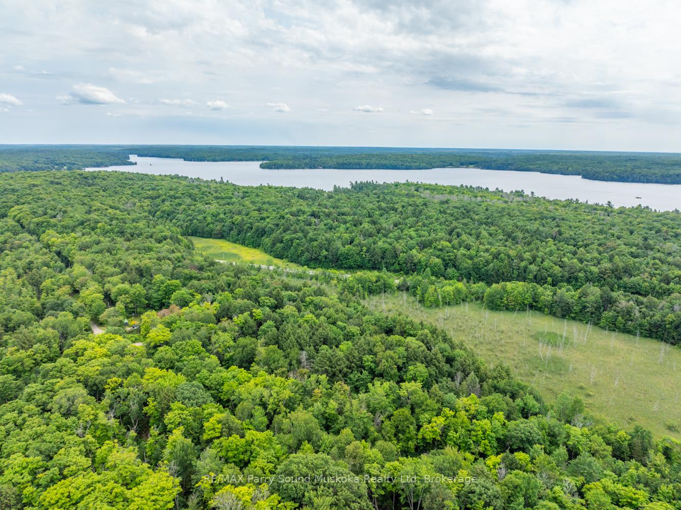 Photo 7 of 131 Moonwing Road, Magnetawan, Ahmic Harbour — HOMEH