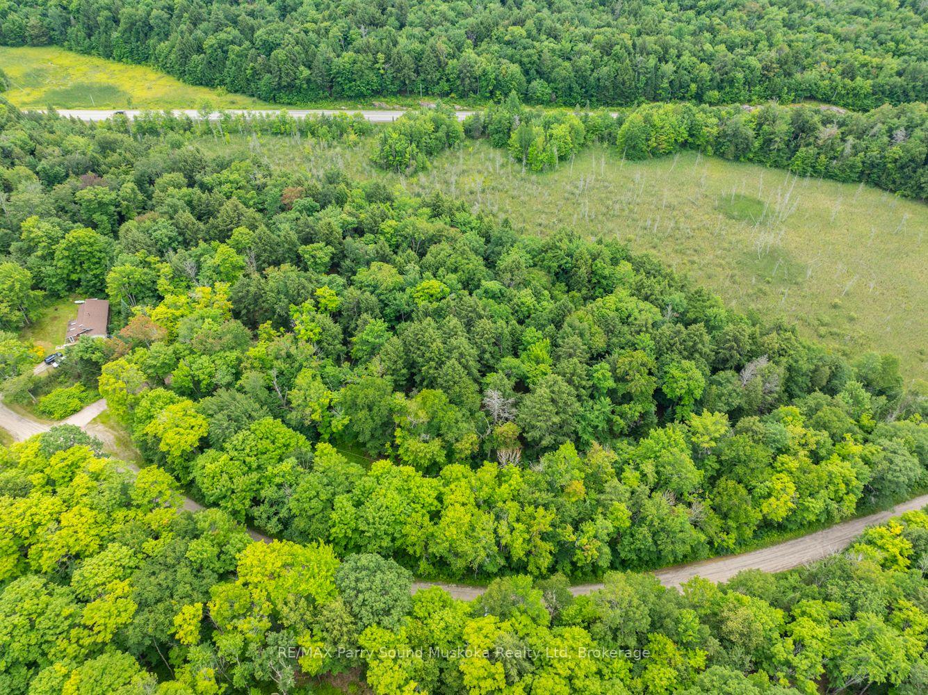 Photo 12 of 131 Moonwing Road, Magnetawan, Ahmic Harbour — HOMEH