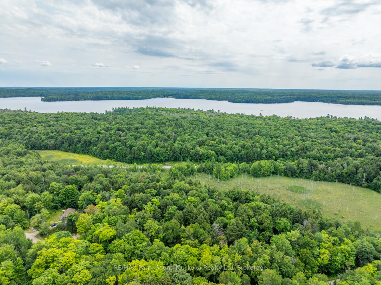 Photo 16 of 131 Moonwing Road, Magnetawan, Ahmic Harbour — HOMEH