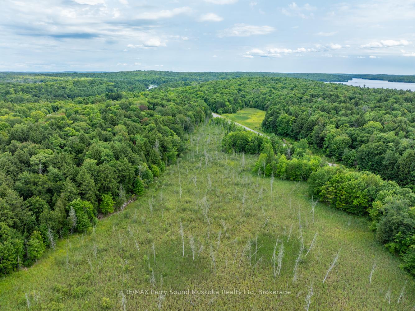 Photo 32 of 131 Moonwing Road, Magnetawan, Ahmic Harbour — HOMEH