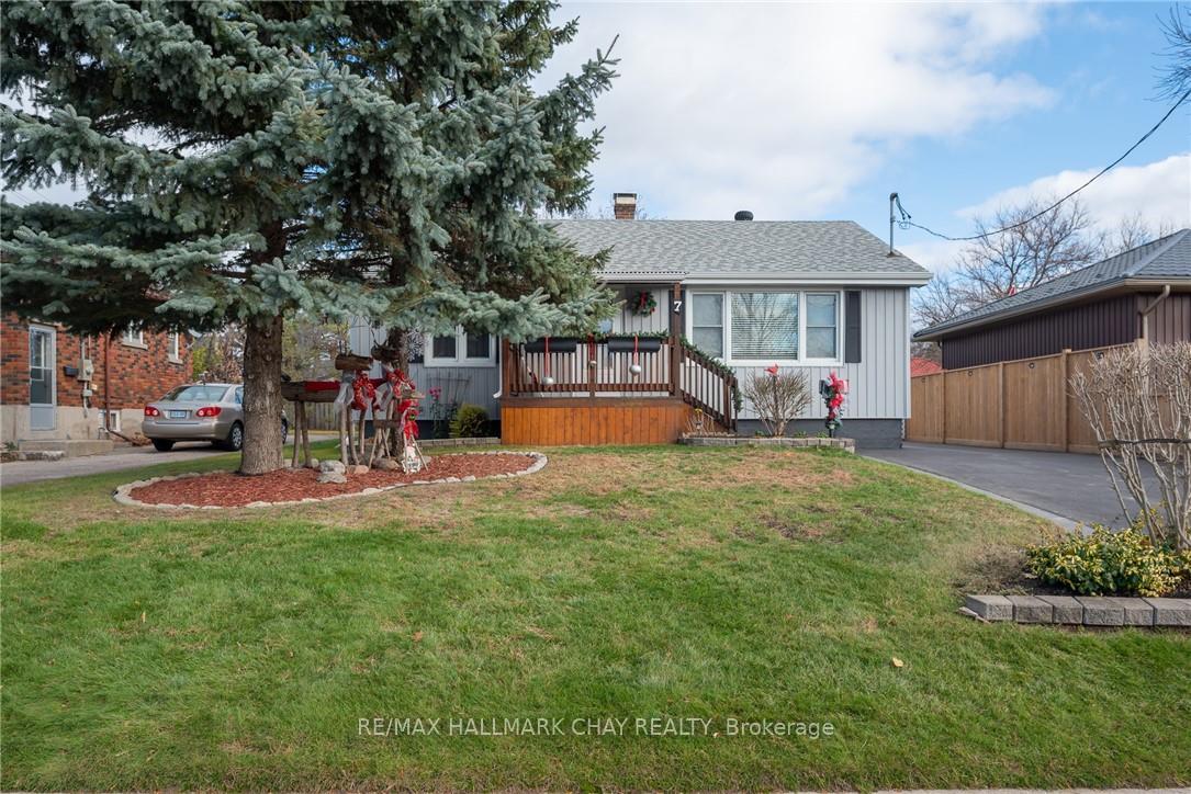 Photo 2 of 7 Seaforth Street, Barrie, Lakeshore — HOMEH