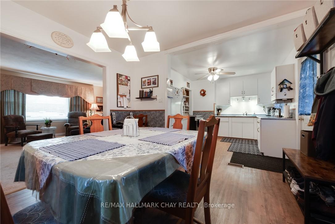 Photo 10 of 7 Seaforth Street, Barrie, Lakeshore — HOMEH