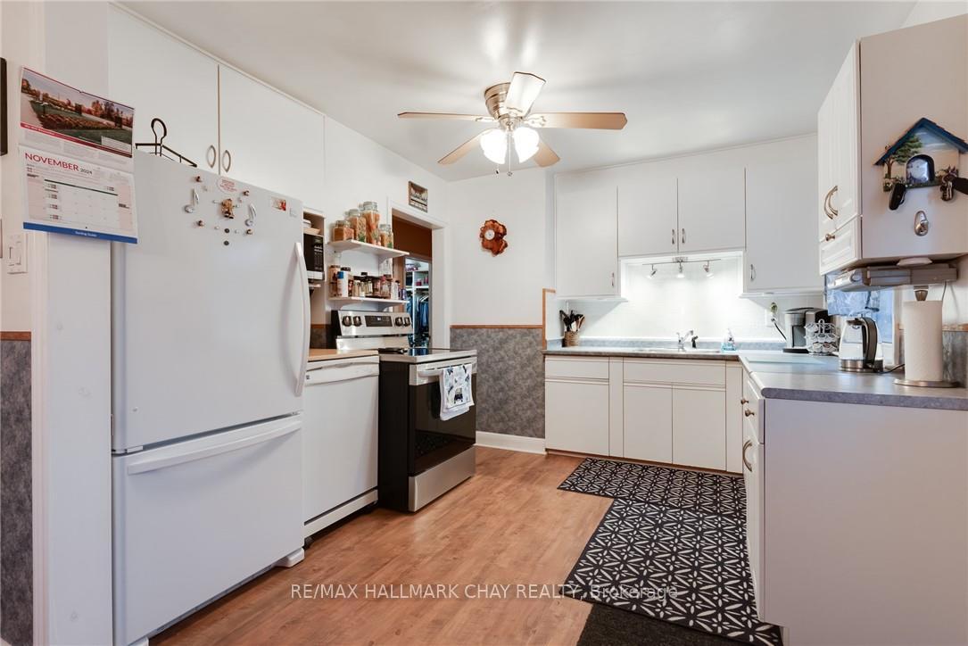 Photo 12 of 7 Seaforth Street, Barrie, Lakeshore — HOMEH
