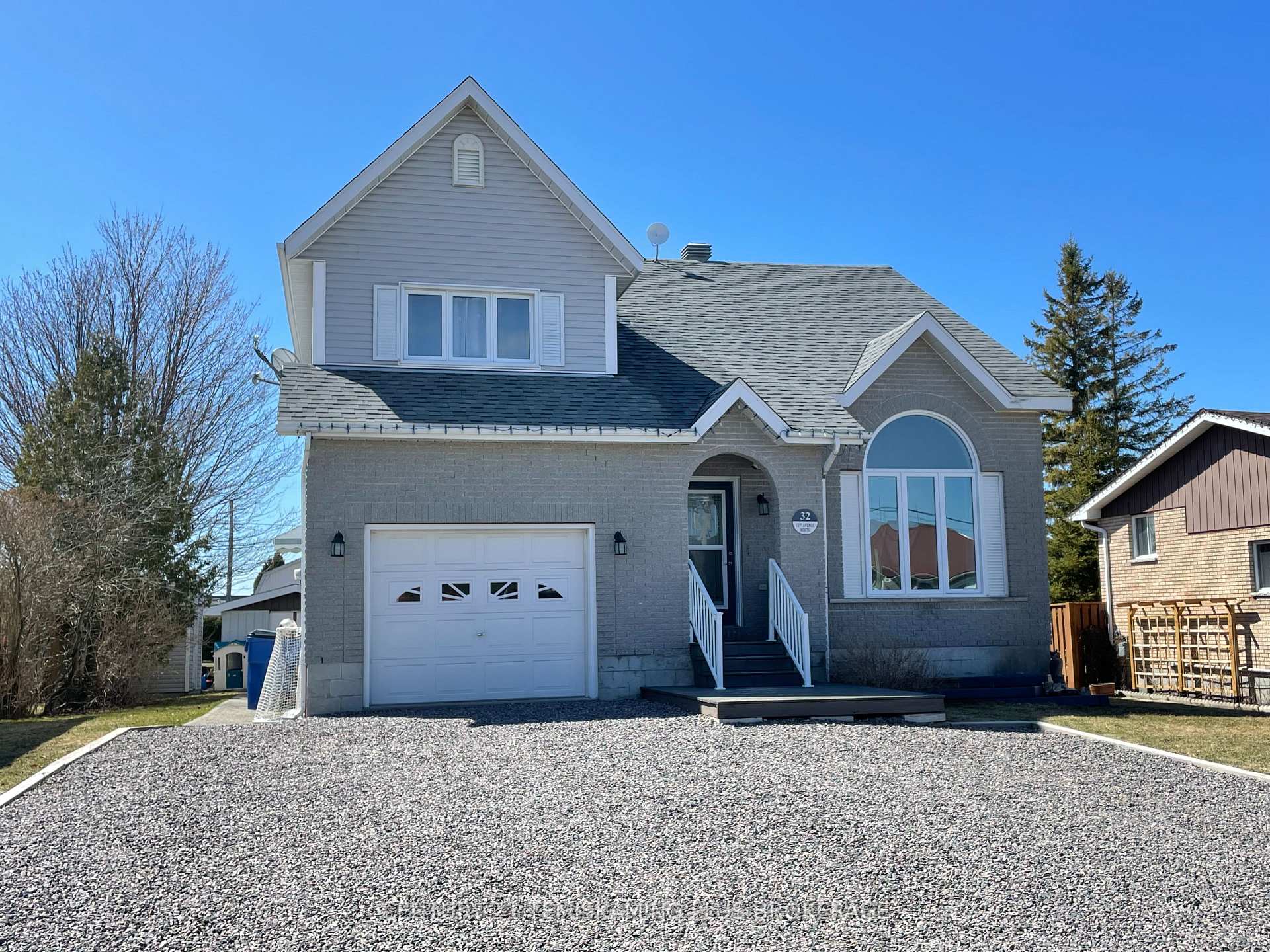 Photo 1 of 32 Tenth Avenue N, Armstrong, Earlton — HOMEH