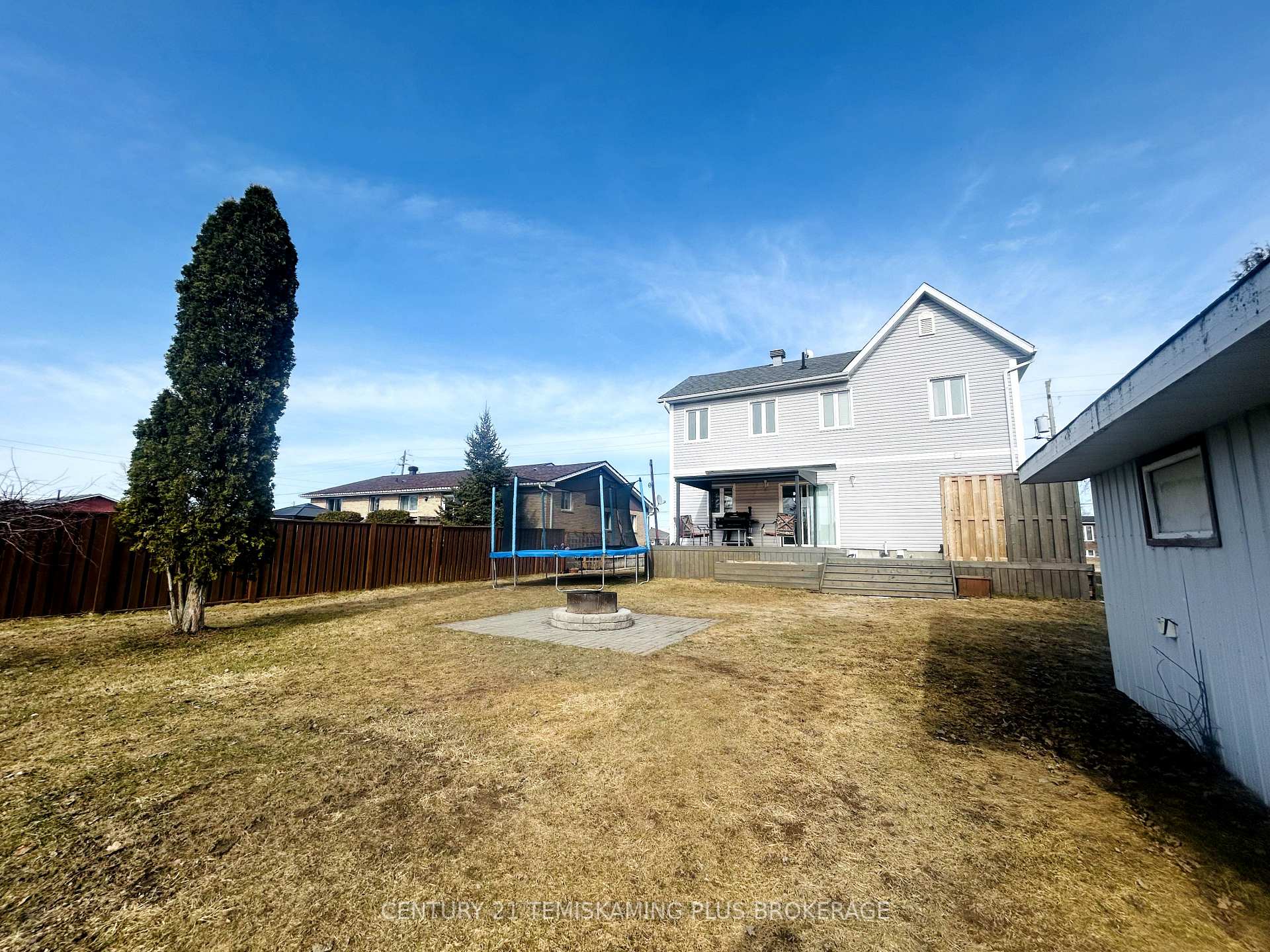 Photo 3 of 32 Tenth Avenue N, Armstrong, Earlton — HOMEH