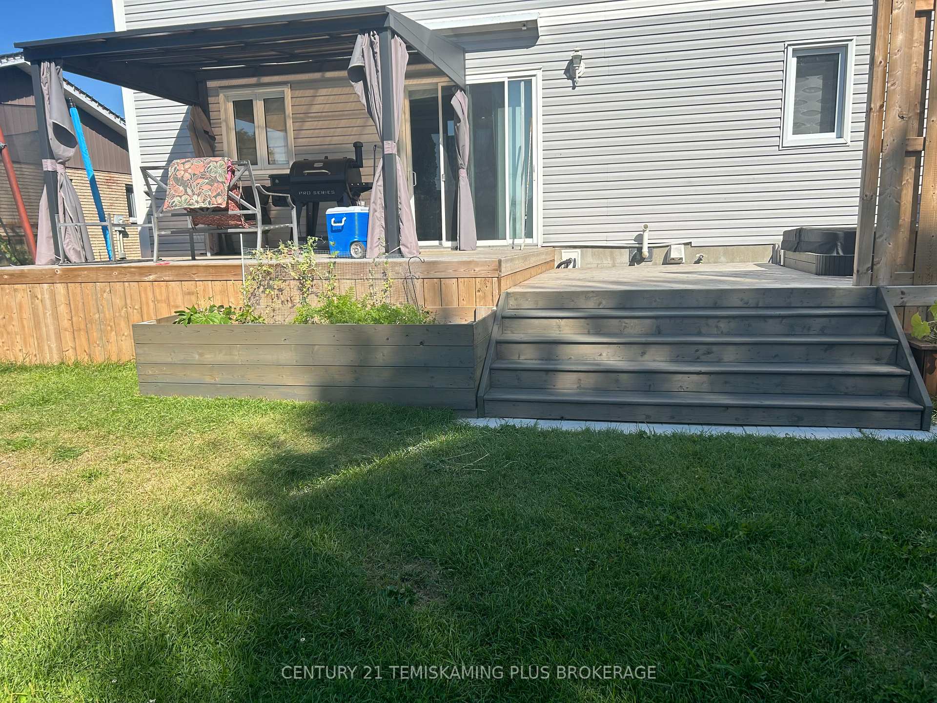 Photo 11 of 32 Tenth Avenue N, Armstrong, Earlton — HOMEH