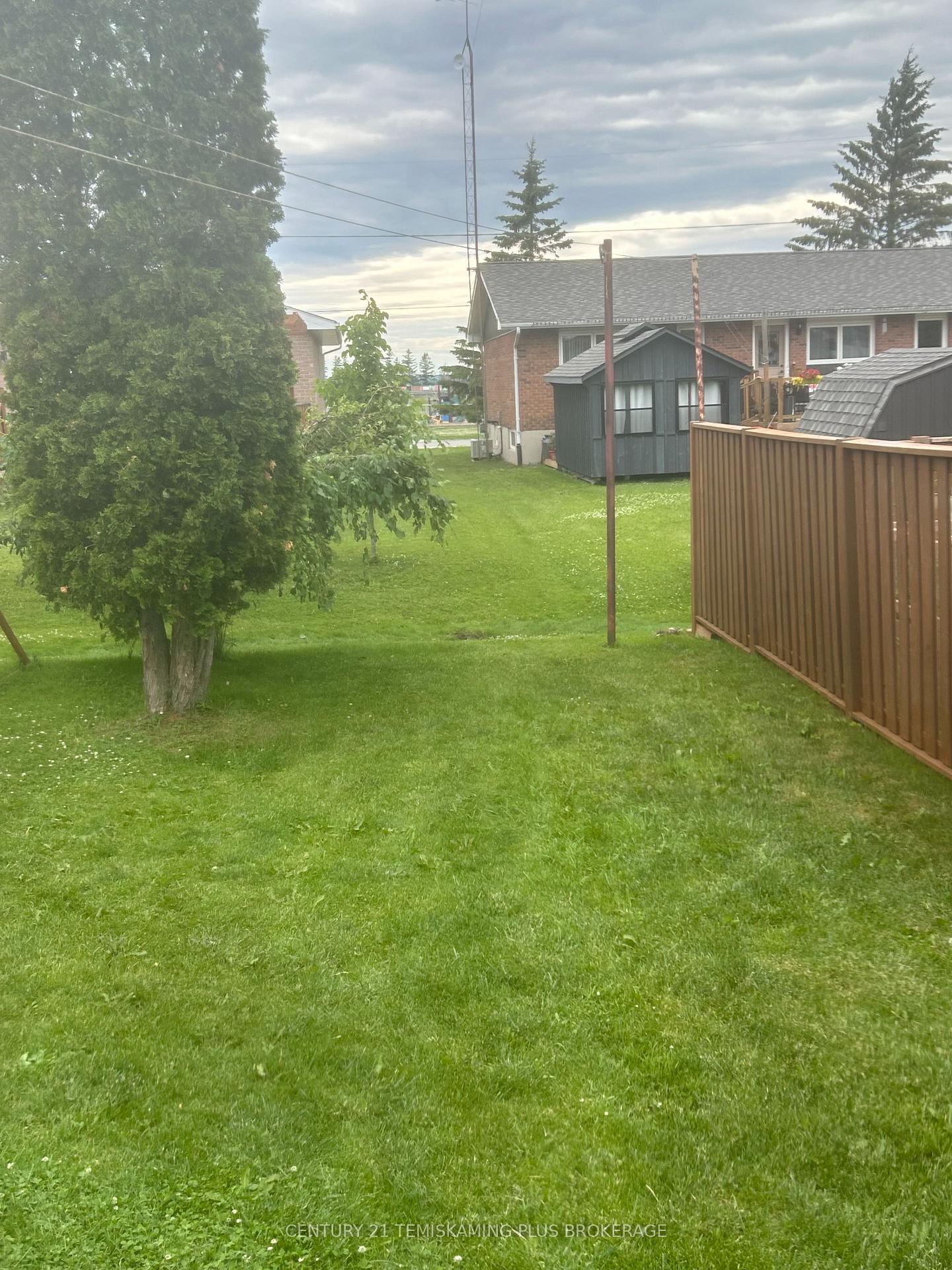Photo 13 of 32 Tenth Avenue N, Armstrong, Earlton — HOMEH