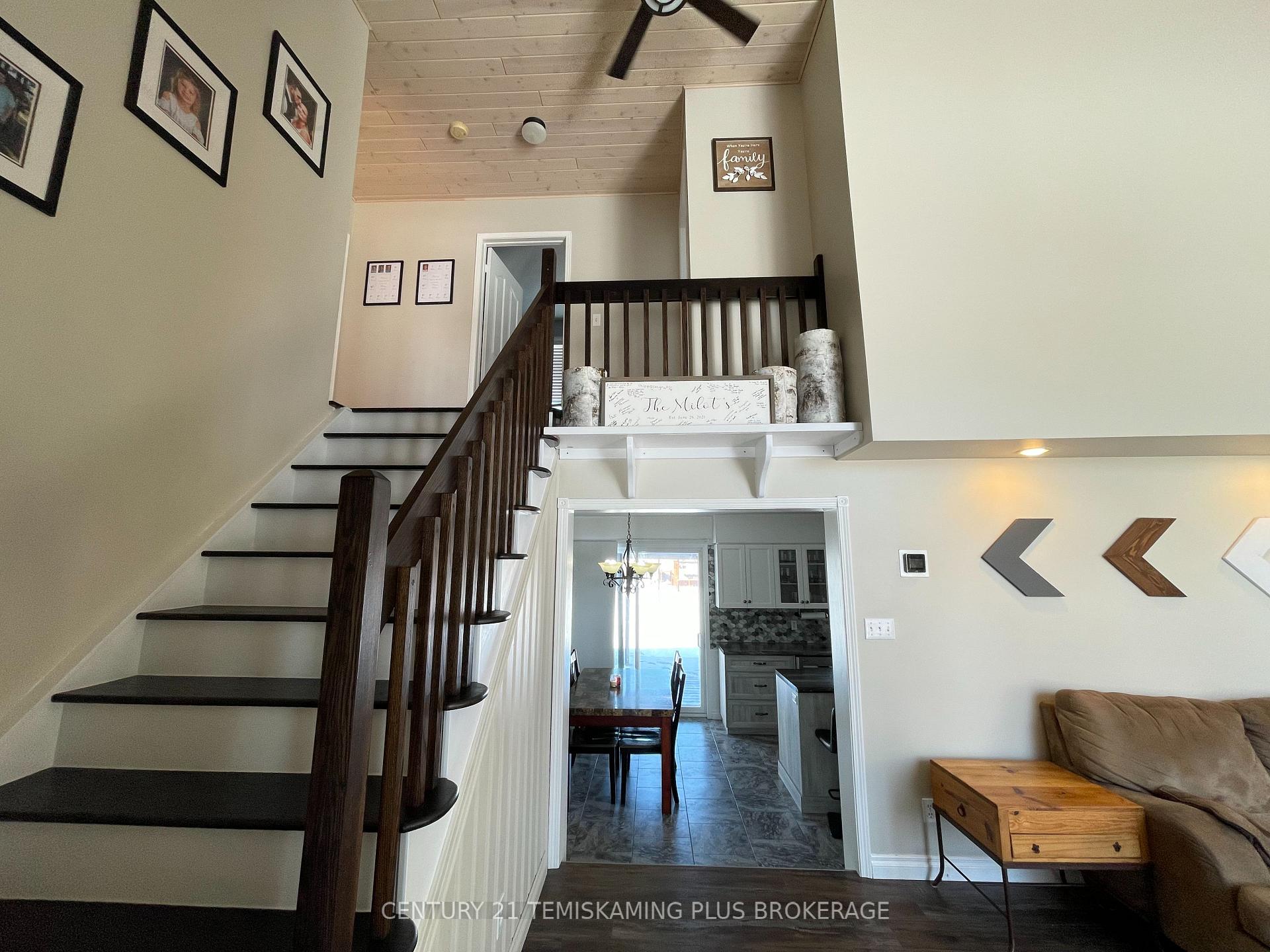 Photo 15 of 32 Tenth Avenue N, Armstrong, Earlton — HOMEH