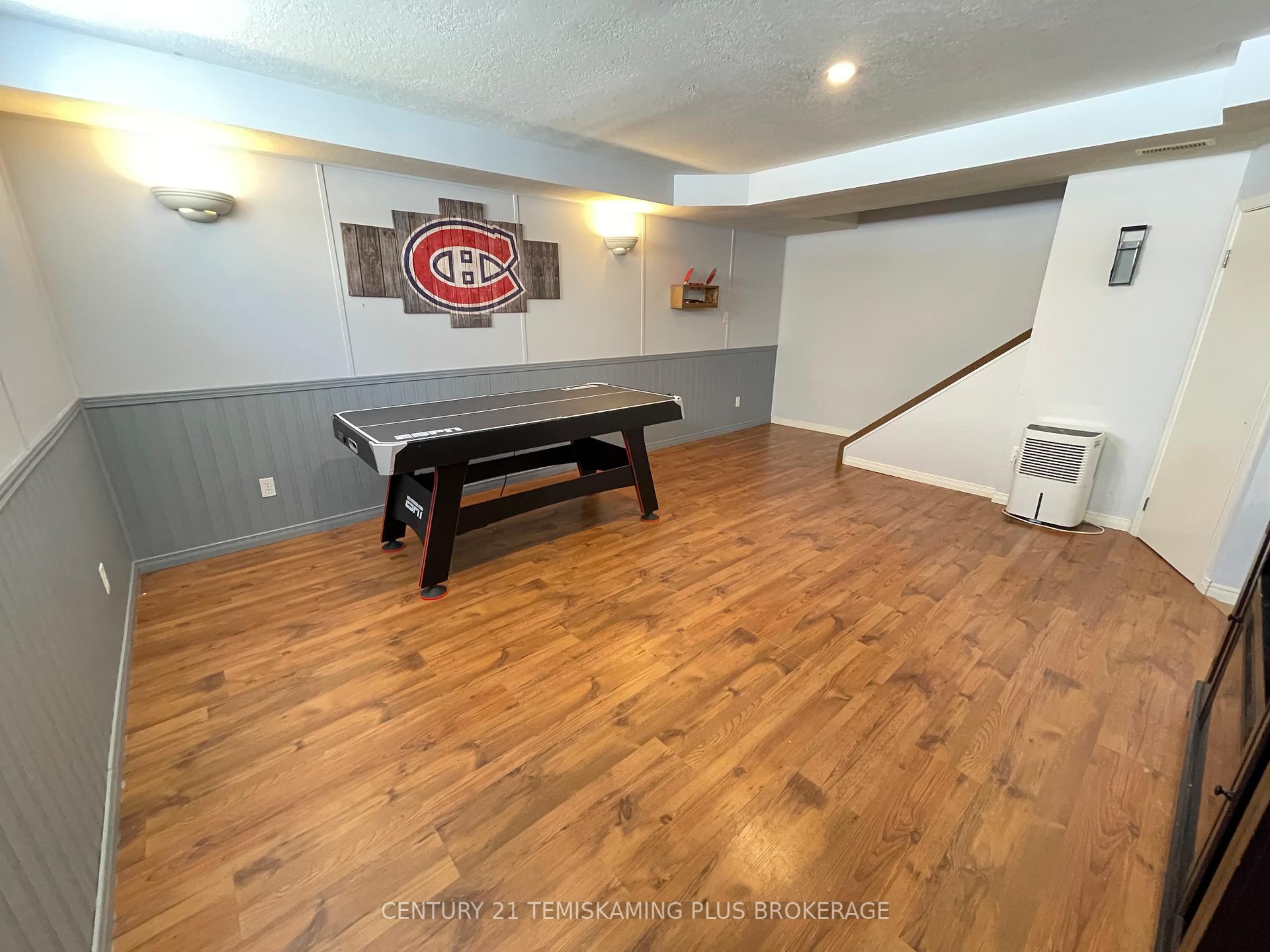 Photo 35 of 32 Tenth Avenue N, Armstrong, Earlton — HOMEH