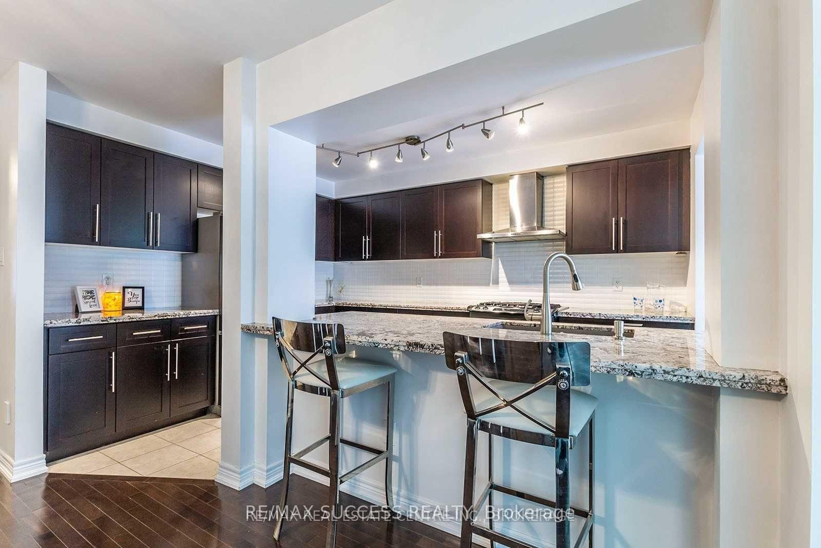 Photo 5 of Unit 10, 10 Pumpkin Pass, Hamilton, Binbrook — HOMEH