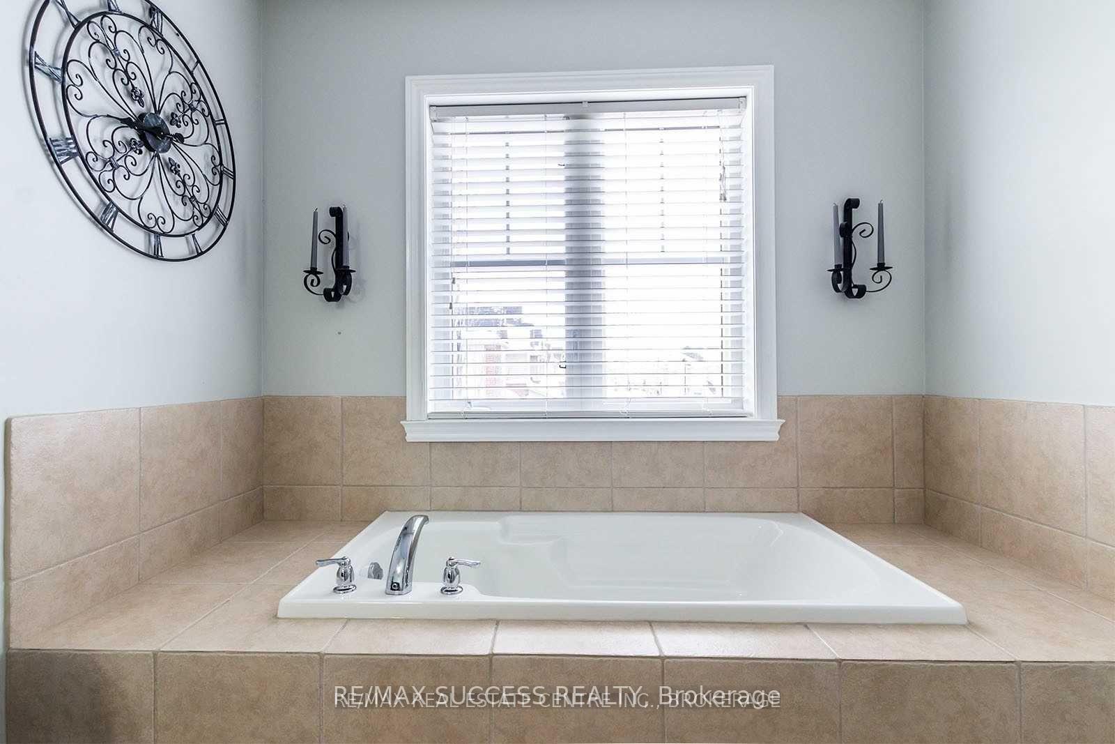 Photo 12 of Unit 10, 10 Pumpkin Pass, Hamilton, Binbrook — HOMEH