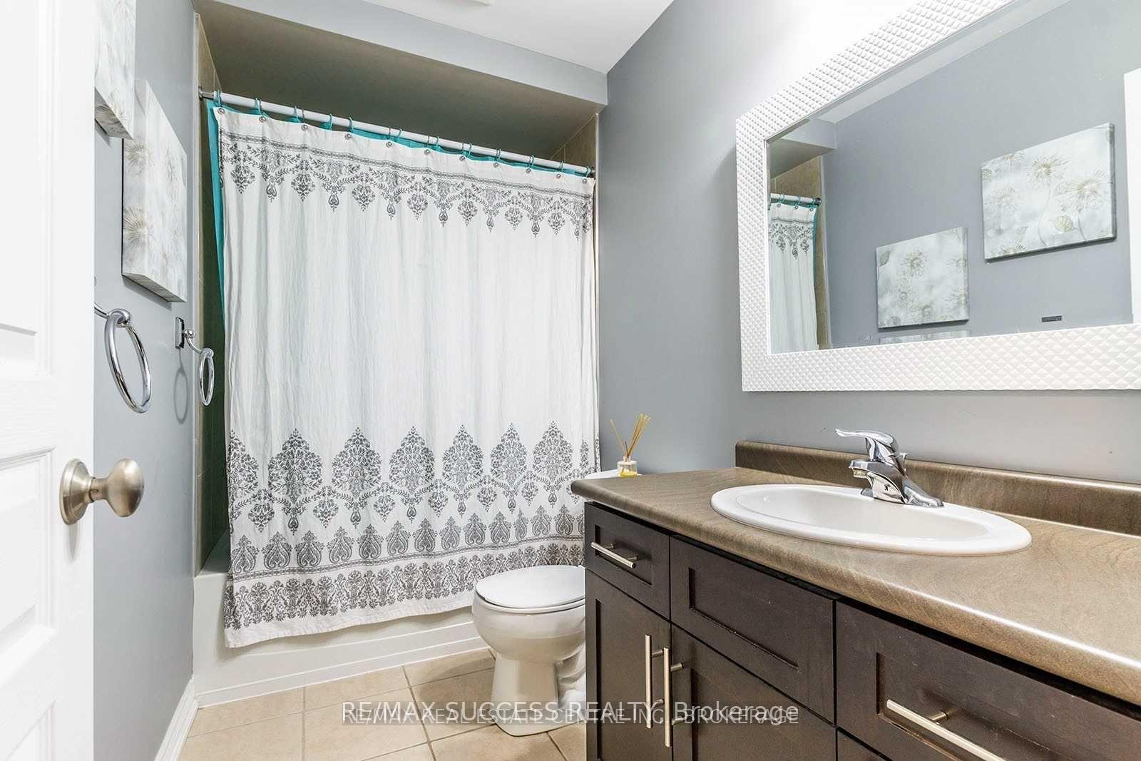 Photo 13 of Unit 10, 10 Pumpkin Pass, Hamilton, Binbrook — HOMEH
