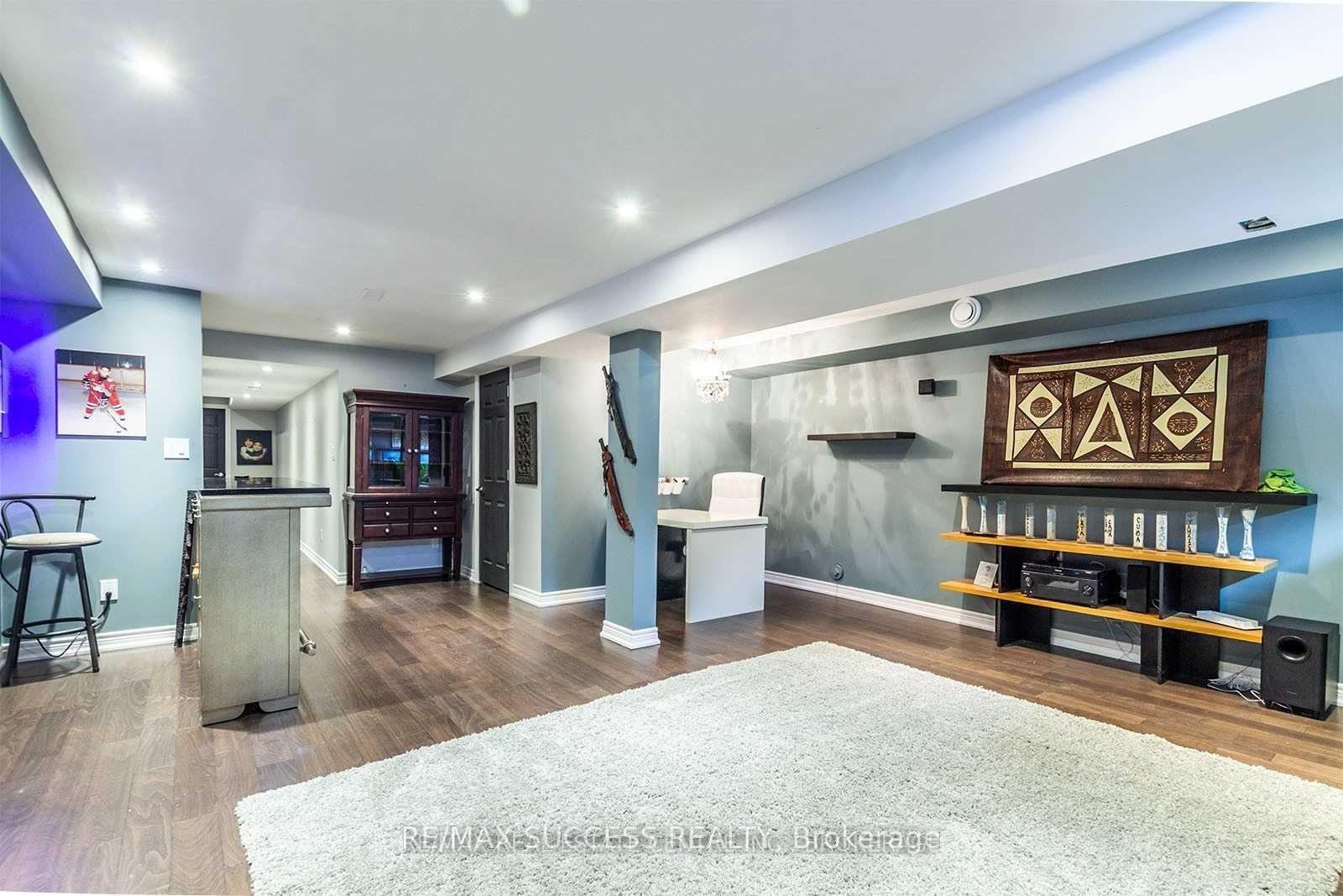 Photo 17 of Unit 10, 10 Pumpkin Pass, Hamilton, Binbrook — HOMEH