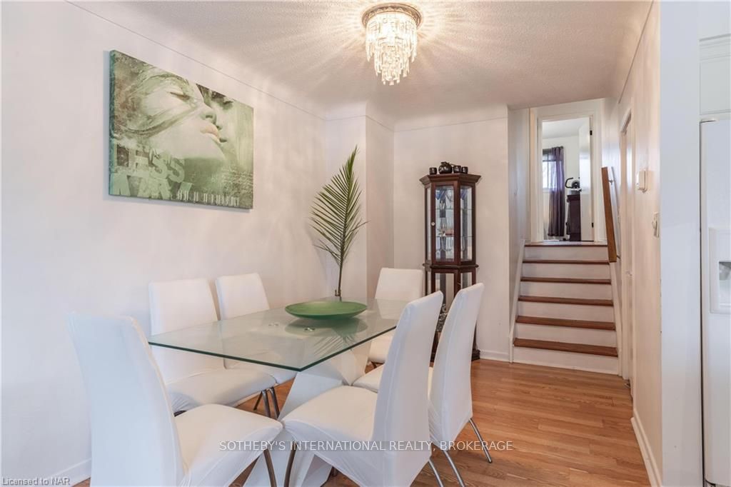 Photo 8 of 98 Dorchester Boulevard, St. Catharines, Carlton/Bunting — HOMEH
