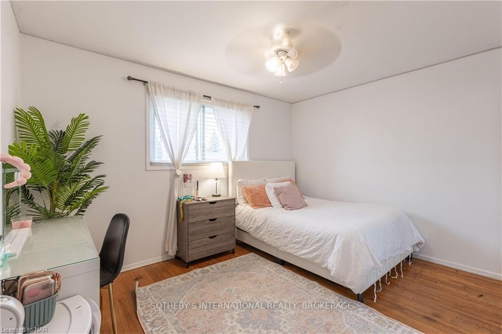 Photo 9 of 98 Dorchester Boulevard, St. Catharines, Carlton/Bunting — HOMEH