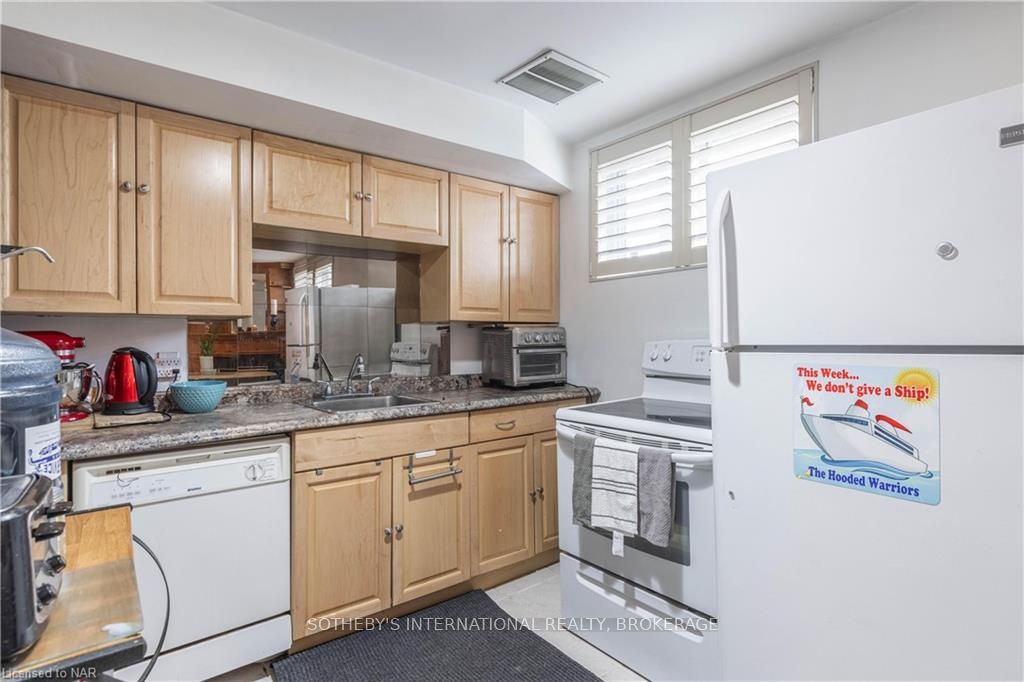 Photo 16 of 98 Dorchester Boulevard, St. Catharines, Carlton/Bunting — HOMEH