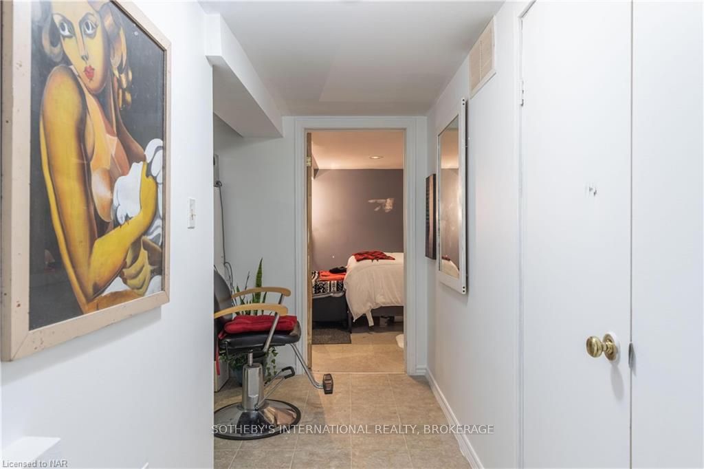 Photo 17 of 98 Dorchester Boulevard, St. Catharines, Carlton/Bunting — HOMEH