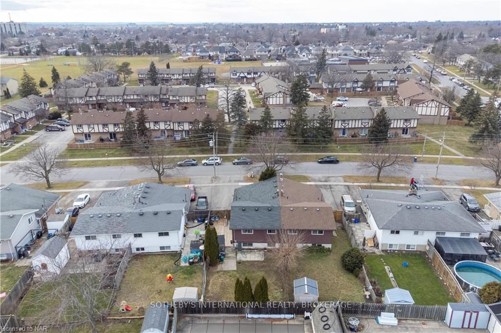 Photo 24 of 98 Dorchester Boulevard, St. Catharines, Carlton/Bunting — HOMEH