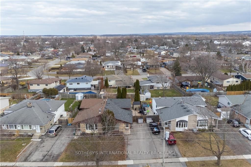 Photo 26 of 98 Dorchester Boulevard, St. Catharines, Carlton/Bunting — HOMEH