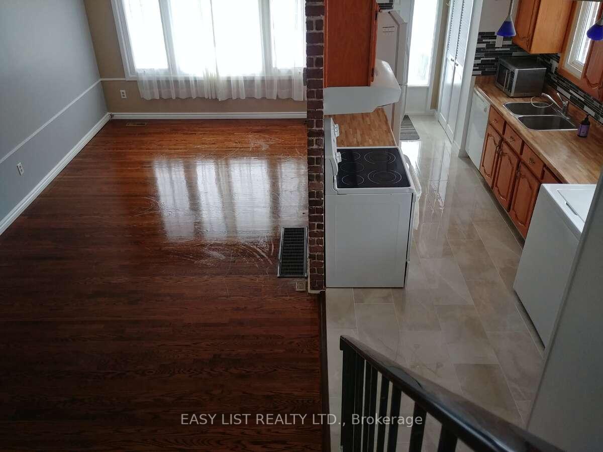 Photo 2 of 7 Mordon Court, Brampton, Madoc — HOMEH