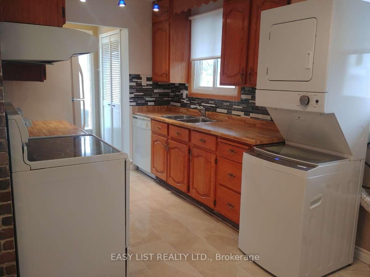 Photo 3 of 7 Mordon Court, Brampton, Madoc — HOMEH