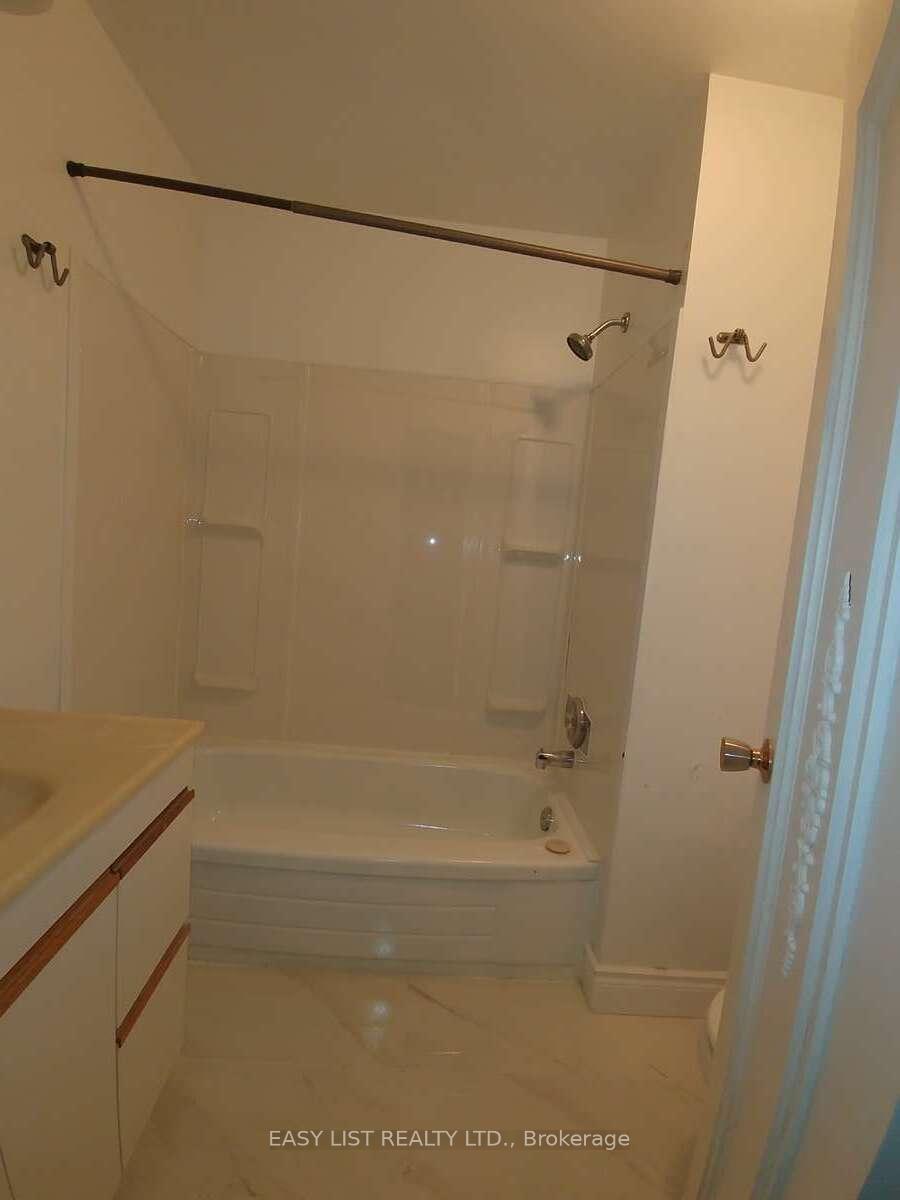 Photo 4 of 7 Mordon Court, Brampton, Madoc — HOMEH