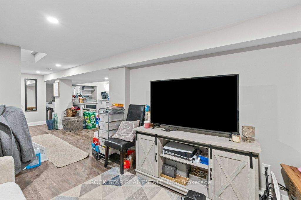 Photo 5 of 20 Holton Avenue S, Hamilton, Gibson — HOMEH